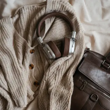 James Bond pexels helloaesthe