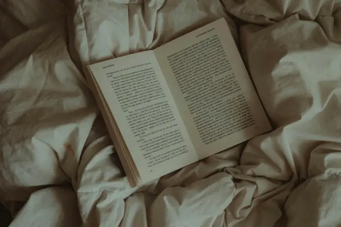 James Bond pexels chrissiegiann